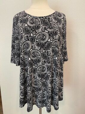 Chico's Black & White Scroll-Print Tunic XL